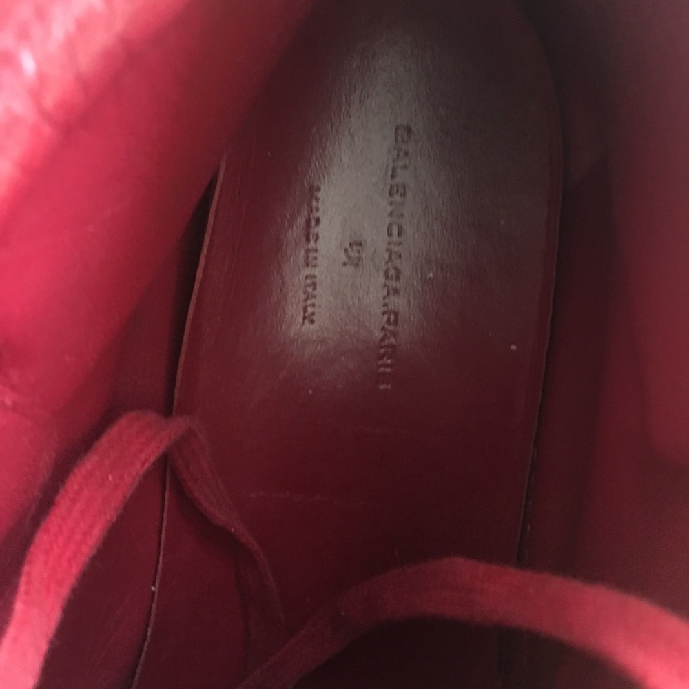 Balencigas - Picture 2 of 3